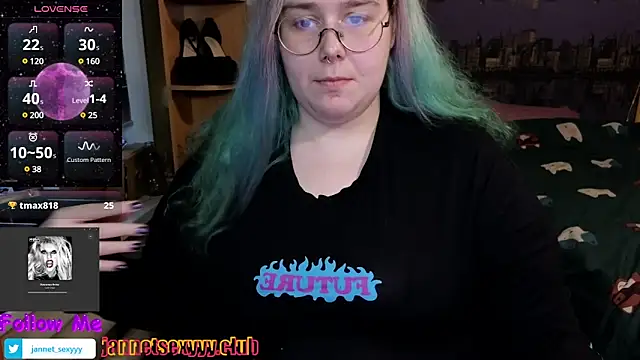 Snapshot of JannetPie chatting on 12-09-24, 06:55 JannetPie online show from 12-09-24, 06:55