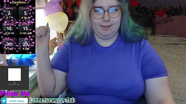 Snapshot of JannetPie chatting on 02-11-25, 10:15 JannetPie online show from 02-11-25, 10:15