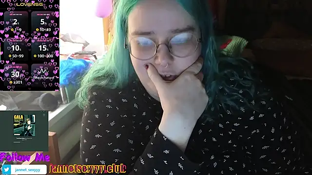 Snapshot of JannetPie chatting on 03-19-25, 01:07 JannetPie online show from 03-19-25, 01:07