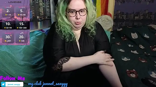 Snapshot of JannetPie chatting on 09-23-25, 03:04 JannetPie online show from 09-23-25, 03:04