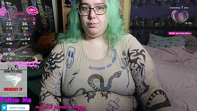 Snapshot of JannetPie chatting on 11-30-25, 10:47 JannetPie online show from 11-30-25, 10:47