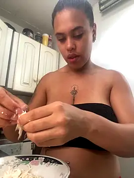 Snapshot of AlondraDiossa03 chatting on 11-22-25, 07:13 AlondraDiossa03 online show from 11-22-25, 07:13