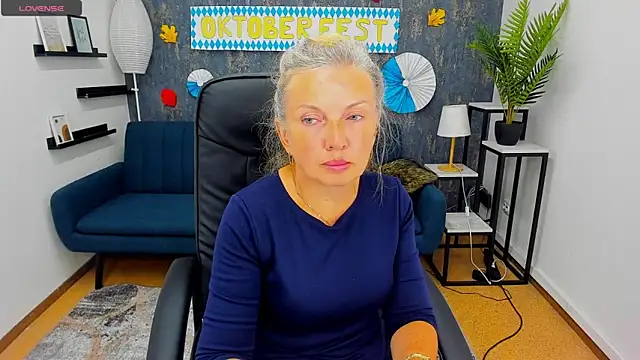 Snapshot of Abby_Moore_ chatting on 09-10-25, 12:27 Abby Moore online show from 09-10-25, 12:27