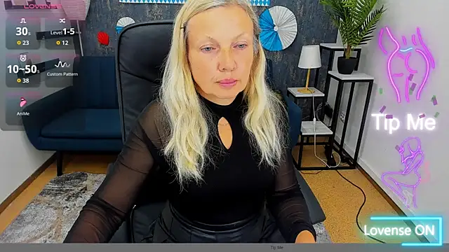 Snapshot of Abby_Moore_ chatting on 09-16-25, 07:09 Abby Moore online show from 09-16-25, 07:09