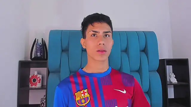 Snapshot of AlanNaughty chatting on 01-13-25, 09:20 AlanNaughty online show from 01-13-25, 09:20