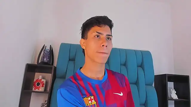 Snapshot of AlanNaughty chatting on 01-14-25, 12:22 AlanNaughty online show from 01-14-25, 12:22