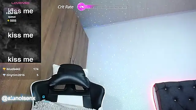 Snapshot of AlanNaughty chatting on 03-20-25, 12:51 AlanNaughty online show from 03-20-25, 12:51