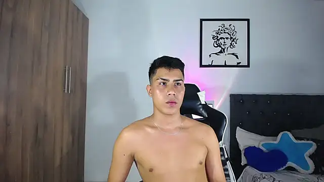 Snapshot of AlanNaughty chatting on 10-04-25, 08:51 AlanNaughty online show from 10-04-25, 08:51