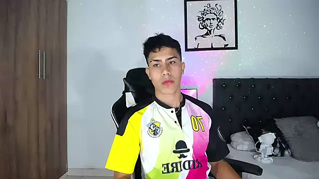 Snapshot of AlanNaughty chatting on 10-30-25, 12:23 AlanNaughty online show from 10-30-25, 12:23