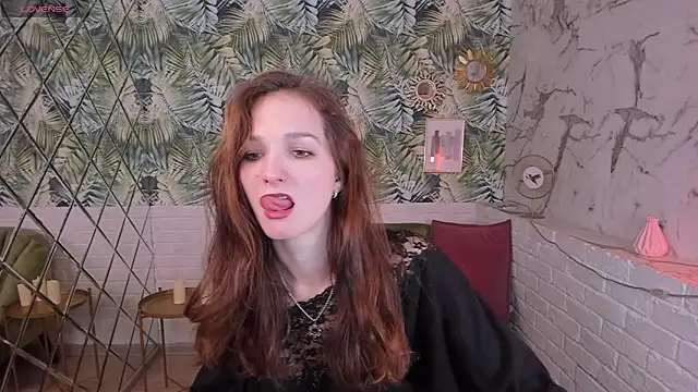 Snapshot of MirandaGlow chatting on 01-22-25, 05:48 MirandaGlow online show from 01-22-25, 05:48