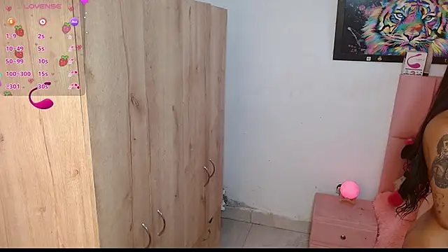 sofia gold  online show from 01-07-25, 07:17