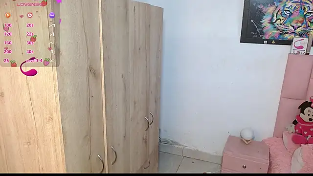 sofia gold  online show from 01-09-25, 01:45