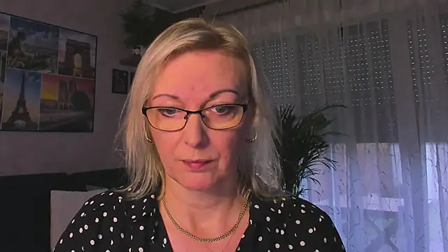 vanessa chat online show from 12-14-25, 02:11