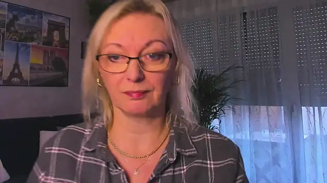 vanessa chat online show from 12-16-25, 02:22