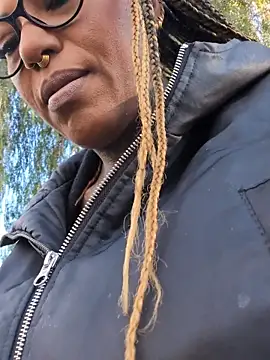 DarkDea online show from 11-30-25, 01:37