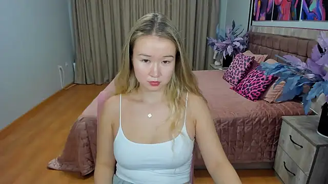 Snapshot of PollyOcean chatting on 11-01-25, 10:28 PollyOcean online show from 11-01-25, 10:28