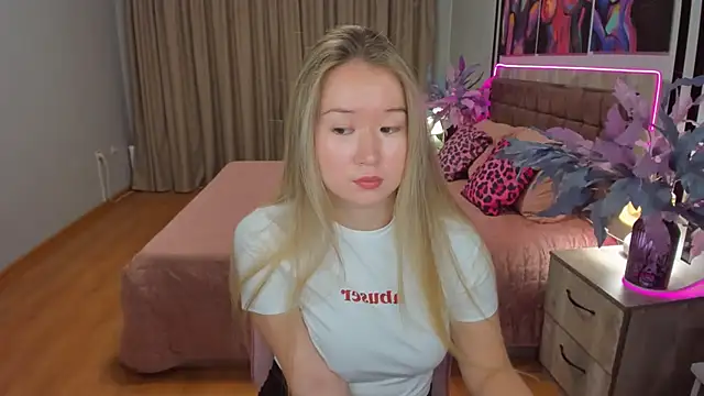 Snapshot of PollyOcean chatting on 11-07-25, 09:42 PollyOcean online show from 11-07-25, 09:42