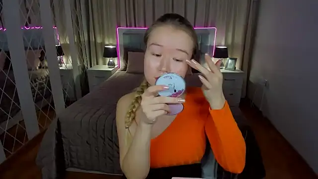 Snapshot of PollyOcean chatting on 11-27-25, 10:50 PollyOcean online show from 11-27-25, 10:50