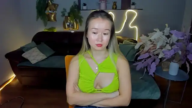 Snapshot of PollyOcean chatting on 12-04-25, 09:51 PollyOcean online show from 12-04-25, 09:51