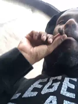 Snapshot of iAmNukka187 chatting on 12-21-24, 04:25 iAmNukka187 online show from 12-21-24, 04:25