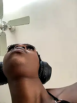 LuciousLips96 online show from 11-29-25, 09:01