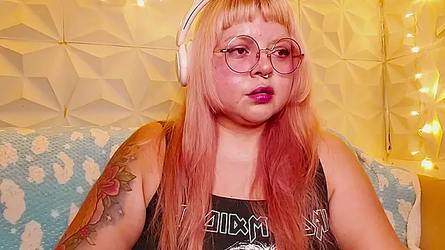 Snapshot of Satyn_doll chatting on 05-13-26, 11:44 Satyn doll online show from 05-13-26, 11:44