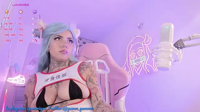 Snapshot of cute_catlyn chatting on 10-28-25, 02:42 cute catlyn online show from 10-28-25, 02:42