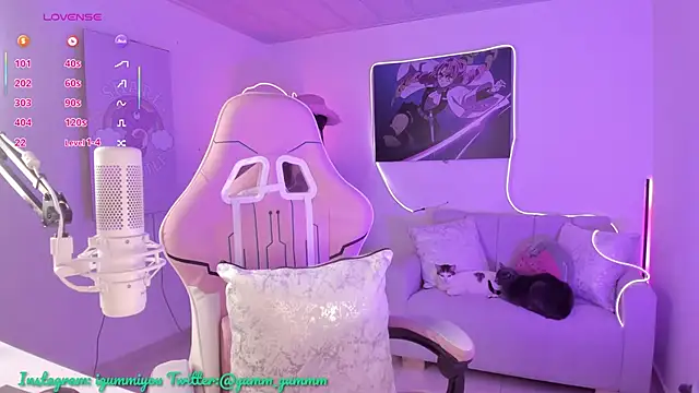 Snapshot of cute_catlyn chatting on 11-19-25, 02:17 cute catlyn online show from 11-19-25, 02:17