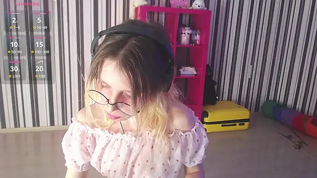  Hanna Moon  online show from 12-18-24, 07:26