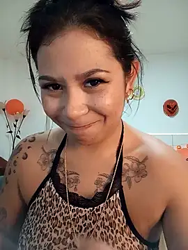 little susie online show from 10-28-25, 09:13