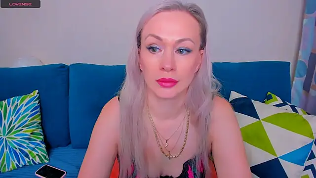 EllenMoore online show from 09-14-25, 03:05