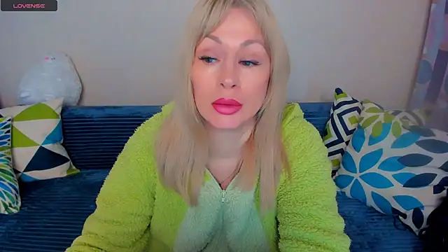 EllenMoore online show from 04-29-26, 03:10