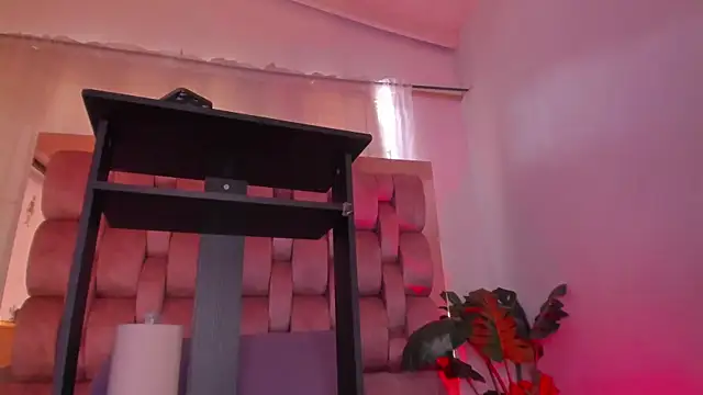 Secret chells online show from 10-21-25, 05:35