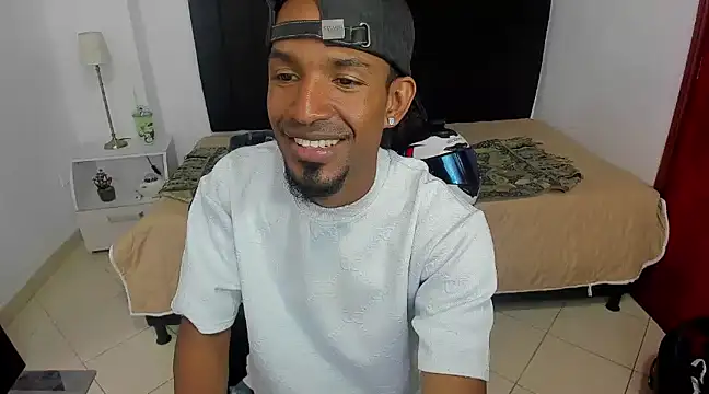 Snapshot of anhtony_wayans chatting on 01-08-25, 11:30 anhtony wayans online show from 01-08-25, 11:30