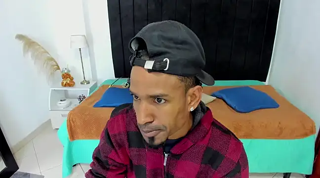 Snapshot of anhtony_wayans chatting on 02-25-25, 12:03 anhtony wayans online show from 02-25-25, 12:03