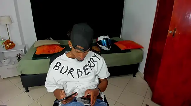 Snapshot of anhtony_wayans chatting on 03-08-25, 03:06 anhtony wayans online show from 03-08-25, 03:06