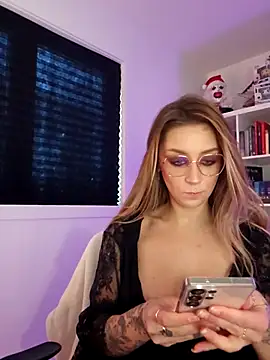 LilyOrion online show from 11-18-25, 08:57