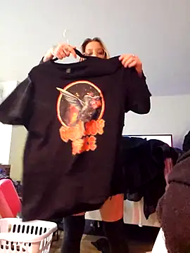 LilyOrion online show from 12-05-25, 02:42