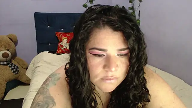 Snapshot of ANGELIQUE_KLANE chatting on 12-20-24, 01:25 ANGELIQUE KLANE online show from 12-20-24, 01:25