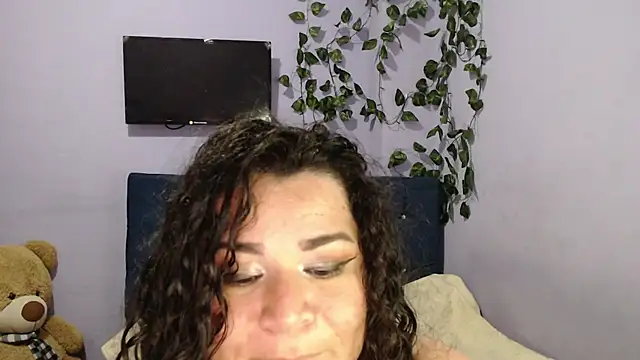Snapshot of ANGELIQUE_KLANE chatting on 01-10-25, 01:53 ANGELIQUE KLANE online show from 01-10-25, 01:53