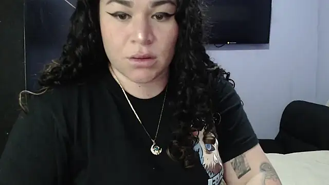 Snapshot of ANGELIQUE_KLANE chatting on 01-16-25, 02:51 ANGELIQUE KLANE online show from 01-16-25, 02:51