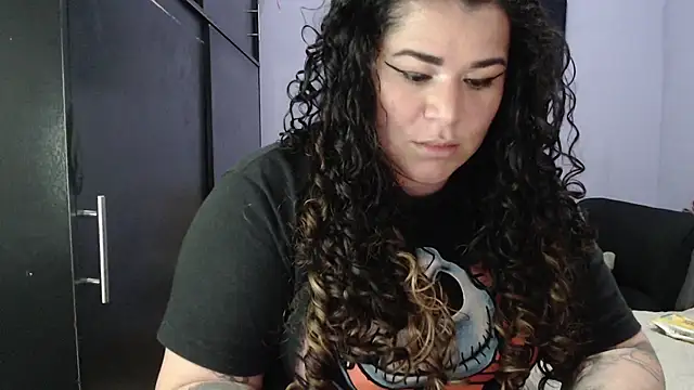 Snapshot of ANGELIQUE_KLANE chatting on 01-31-25, 01:54 ANGELIQUE KLANE online show from 01-31-25, 01:54