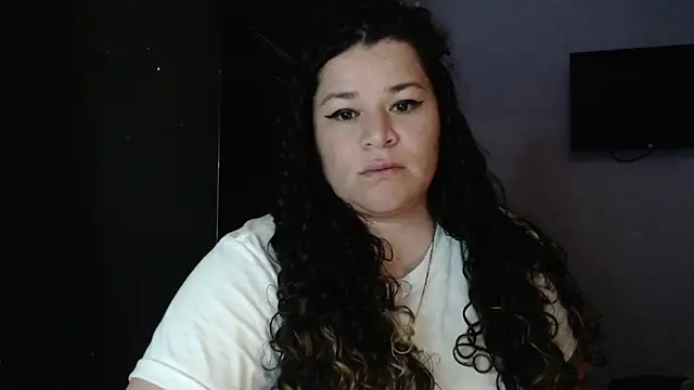 Snapshot of ANGELIQUE_KLANE chatting on 02-21-25, 07:01 ANGELIQUE KLANE online show from 02-21-25, 07:01