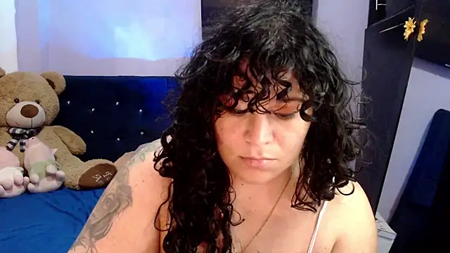 Snapshot of ANGELIQUE_KLANE chatting on 11-19-25, 05:46 ANGELIQUE KLANE online show from 11-19-25, 05:46