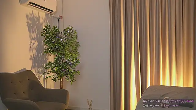 AlyonaX online show from 11-17-25, 08:14