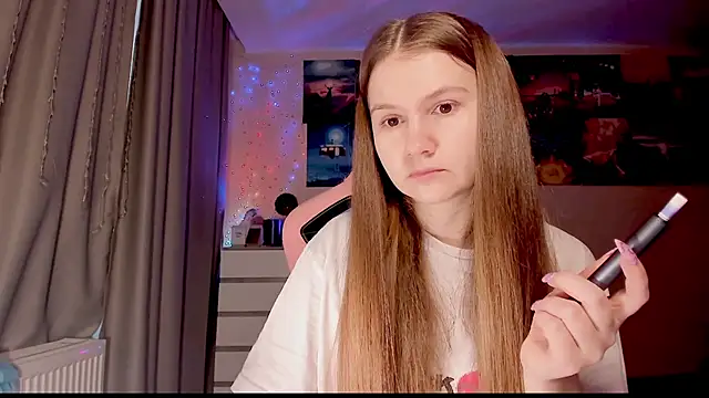 Snapshot of GoodWitch_ chatting on 12-28-24, 08:26 GoodWitch online show from 12-28-24, 08:26