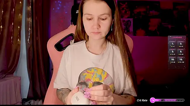 Snapshot of GoodWitch_ chatting on 01-08-25, 08:06 GoodWitch online show from 01-08-25, 08:06