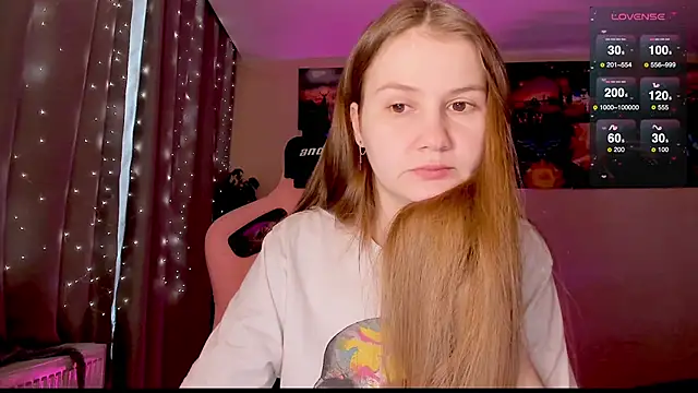 Snapshot of GoodWitch_ chatting on 02-15-25, 07:27 GoodWitch online show from 02-15-25, 07:27