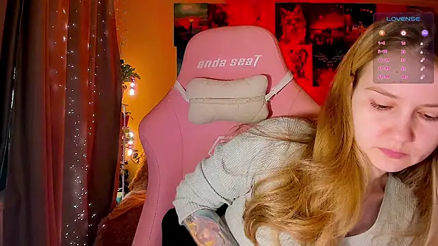 Snapshot of GoodWitch_ chatting on 09-19-25, 06:59 GoodWitch online show from 09-19-25, 06:59