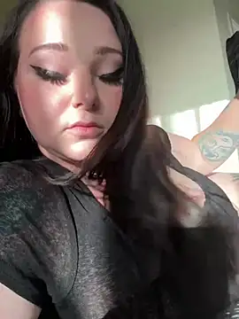 Snapshot of Kira_tattoo chatting on 05-10-26, 01:55 Kira tattoo online show from 05-10-26, 01:55
